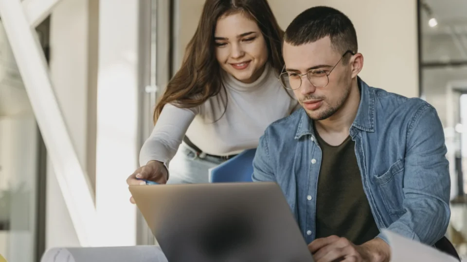Saiba quais cursos oferecem estágios com remuneração mais alta
