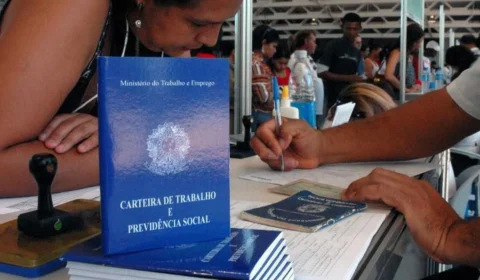 O trabalho em mutação: como tecnologia, demografia e novas escolhas estão redesenhando as carreiras até 2030