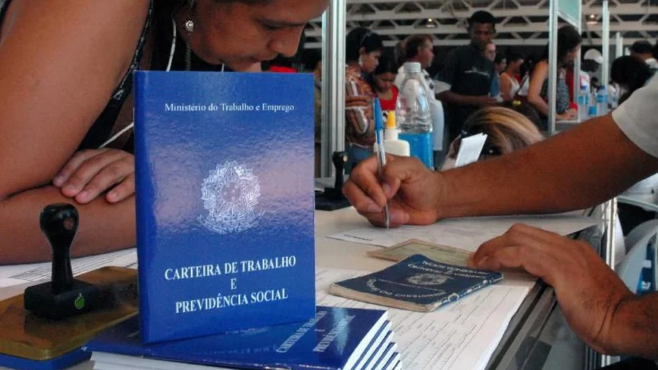 O trabalho em mutação: como tecnologia, demografia e novas escolhas estão redesenhando as carreiras até 2030