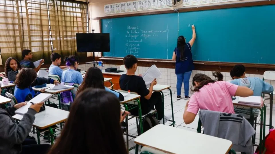 Nova chance de concurso: Senado aprova criação de 13.387 vagas para professores federais