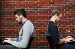 O silêncio como vantagem competitiva: mercado de trabalho passa a valorizar profissionais introvertidos