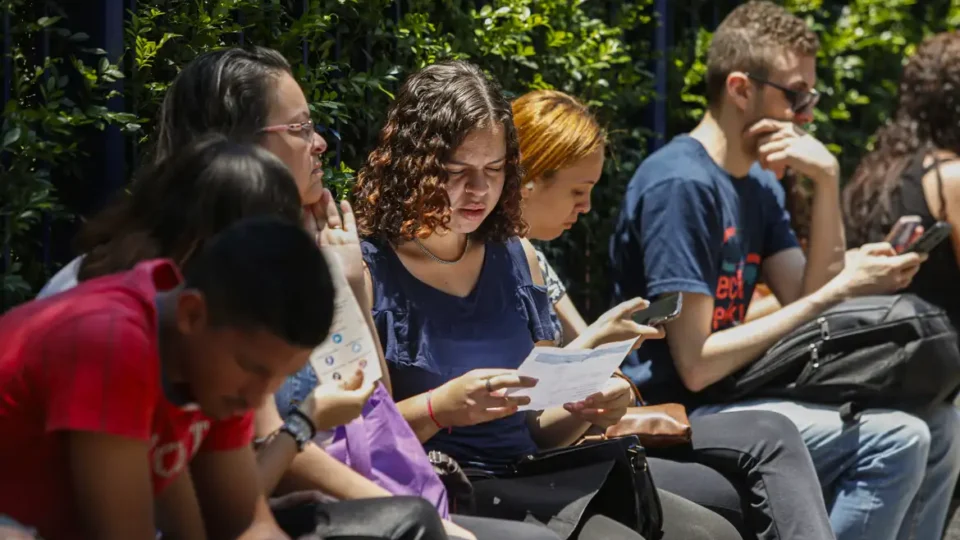 40% dos estudantes do ensino médio não sabem qual carreira seguir