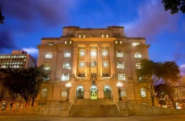 Prefeitura de Santos (SP) abre cinco concursos públicos com 226 vagas e salários de até R$ 13,2 mil