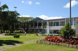 Cidade de SC abre processo seletivo com salários acima de R$ 20 mil; veja cargos